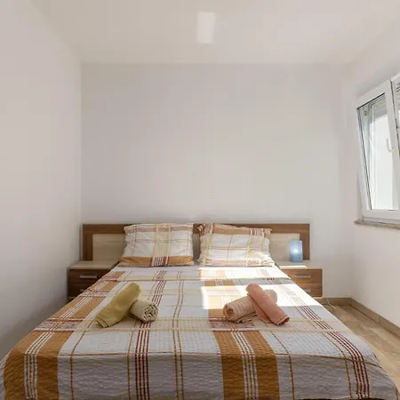 Cozy In With Kitchen Appartement Njivice