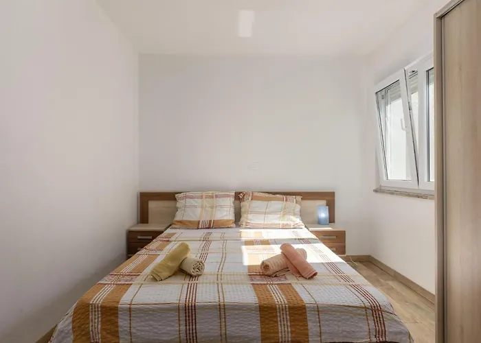 Cozy In With Kitchen Appartement Njivice