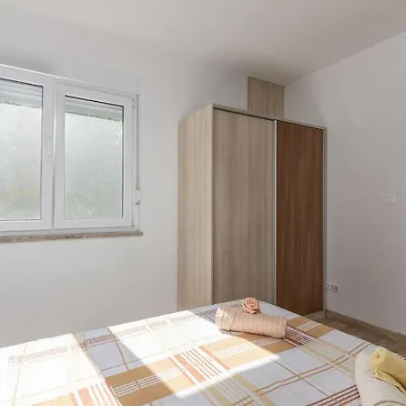 公寓 2 Bedroom Cozy In